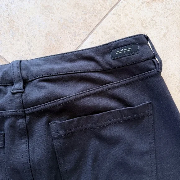 LIVERPOOL | Skinny Crop Jean-Style Legging, Size 4P (27) - Picture 4 of 6